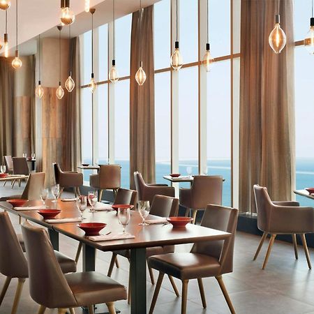 Delta Hotels By Marriott City Center Доха Экстерьер фото The restaurant