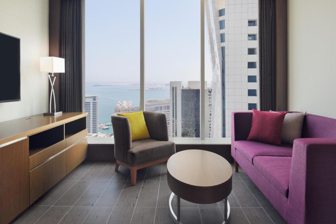 Delta Hotels By Marriott City Center Доха Экстерьер фото Living room