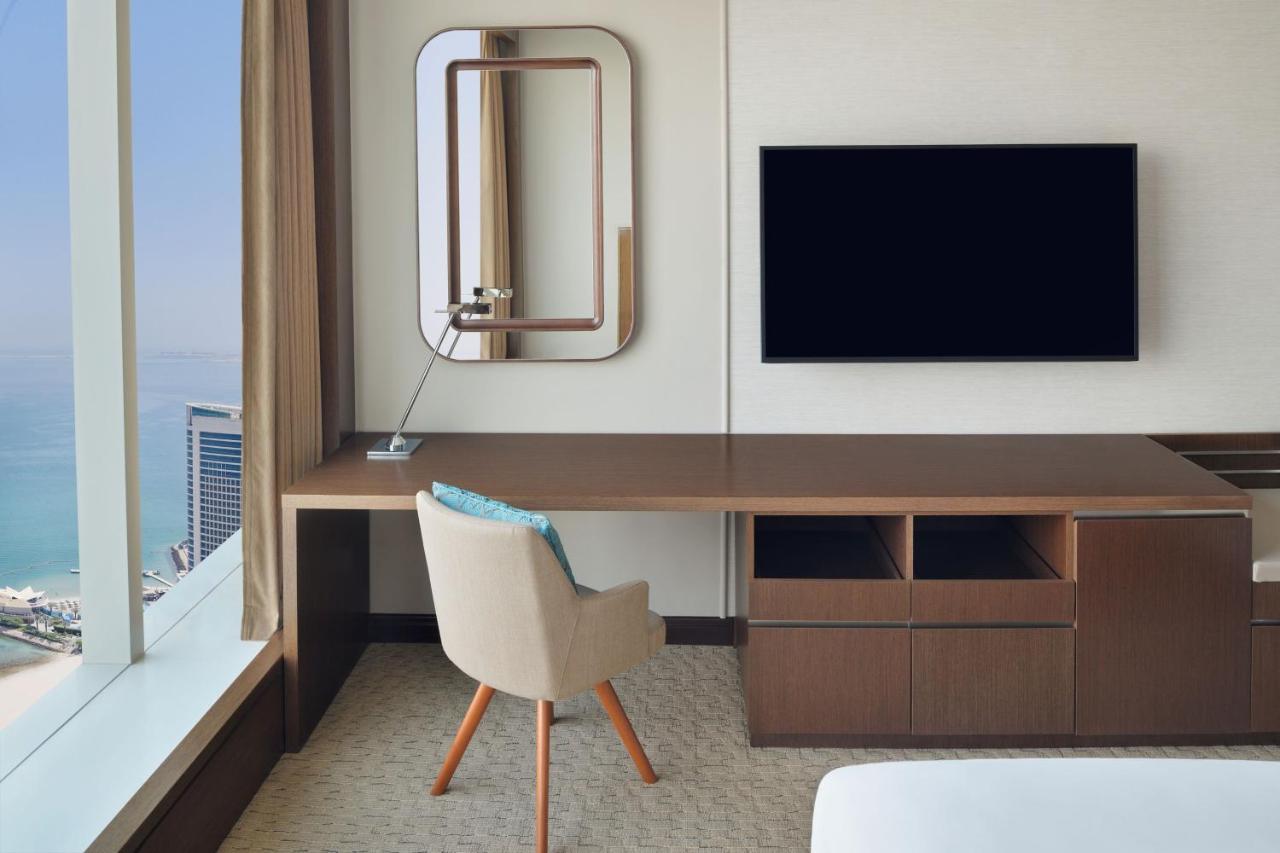 Delta Hotels By Marriott City Center Доха Экстерьер фото A room at the hotel