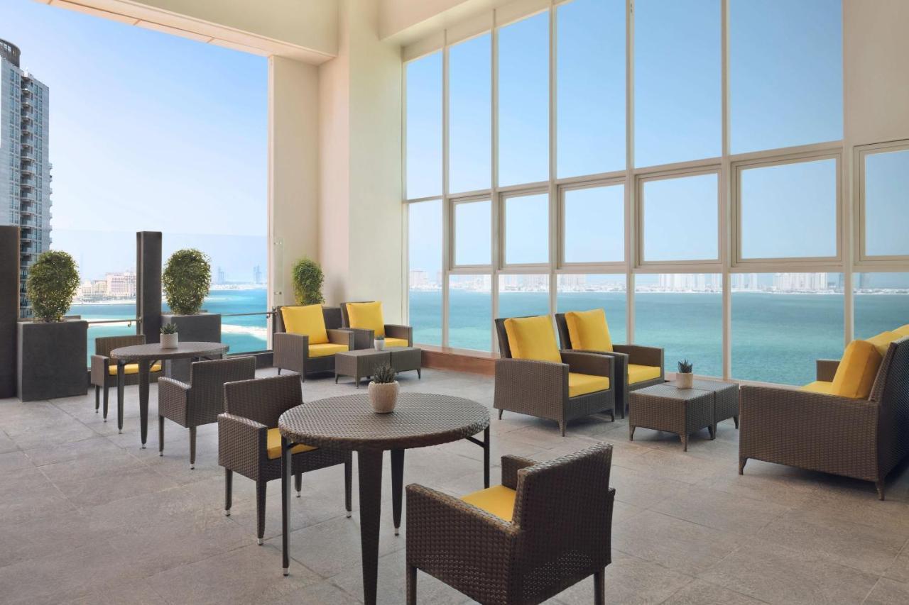 Delta Hotels By Marriott City Center Доха Экстерьер фото The View Lounge