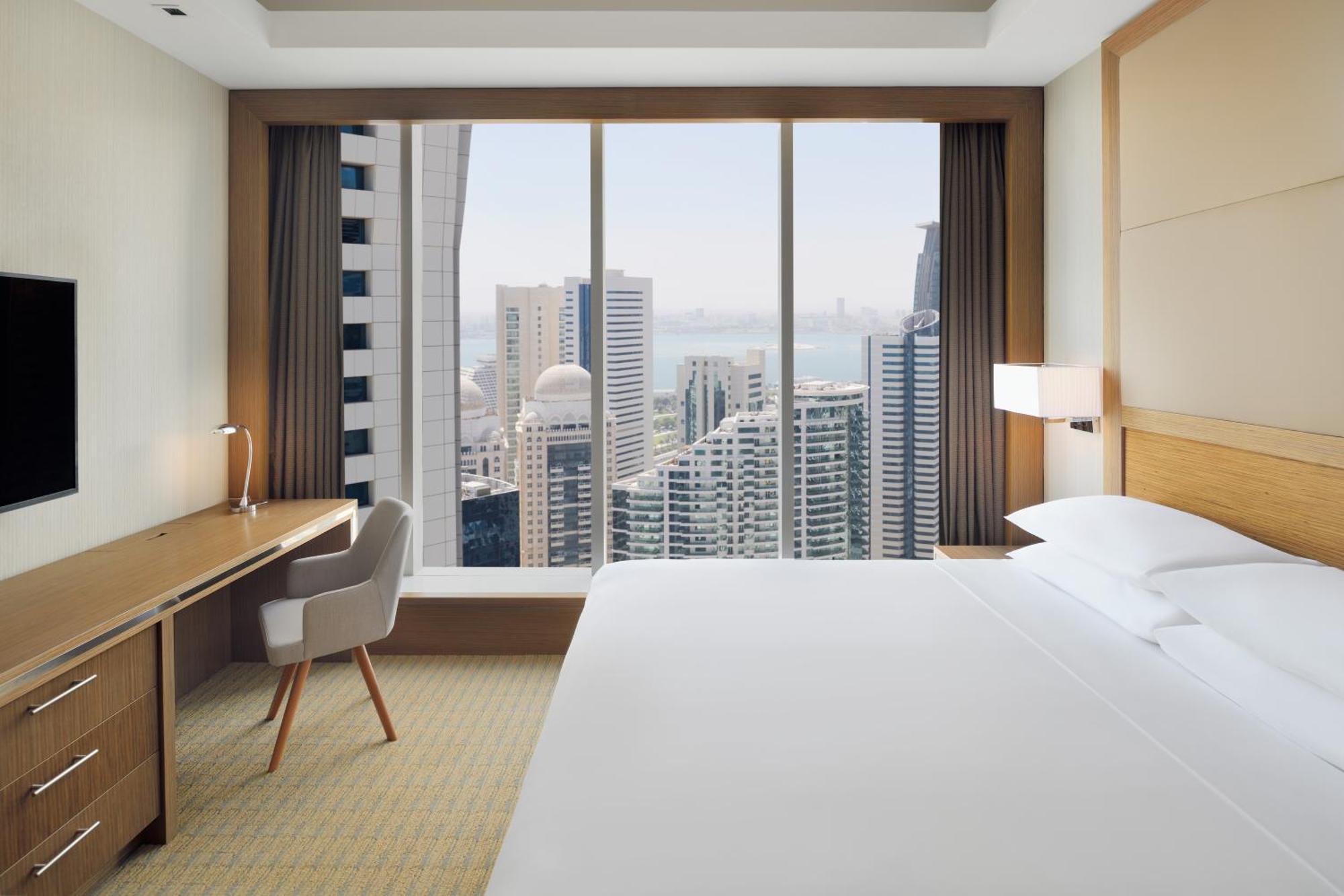 Delta Hotels By Marriott City Center Доха Экстерьер фото Deluxe Room